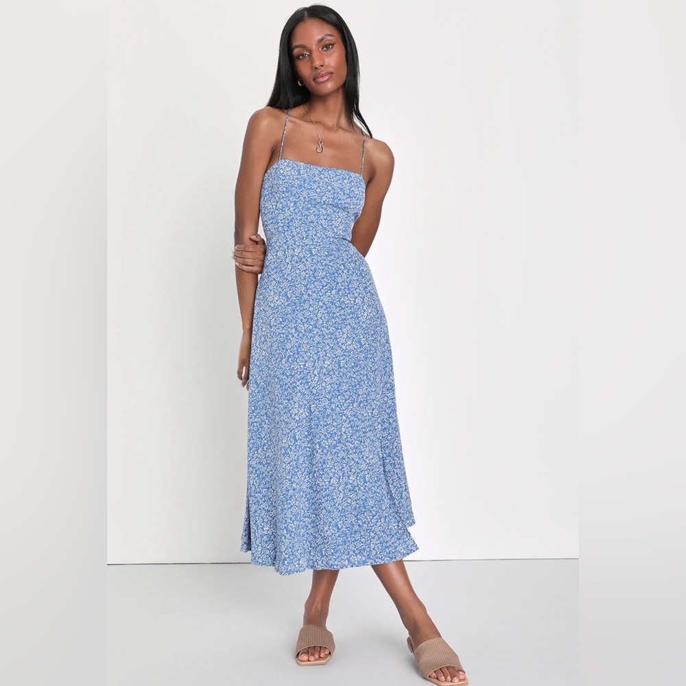 Lulus Charming Dedication Blue Floral Sleeveless Lace-Up Midi Dress. Size S
